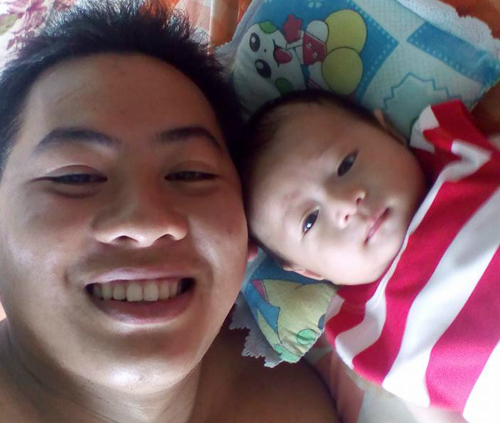 anh em sinh đôi đẻ con giống nhau